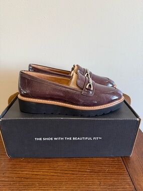 Naturalizer Elin loafers Women's patent Burgundy NEW